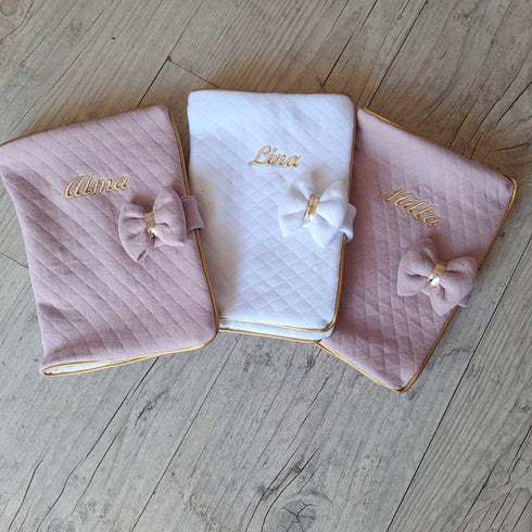 Protège carnet de santé personnalisé en tissu matelassé avec Prénom et/ou Date de naissance